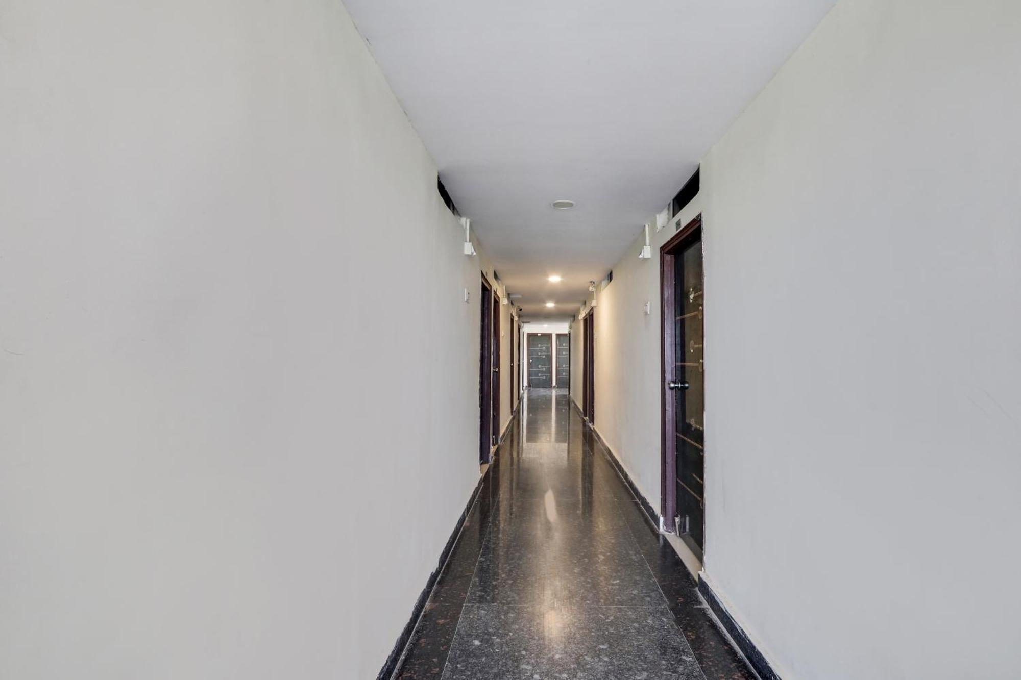 Sangareddy Hotel O Grand Hotel And Lodge מראה חיצוני תמונה