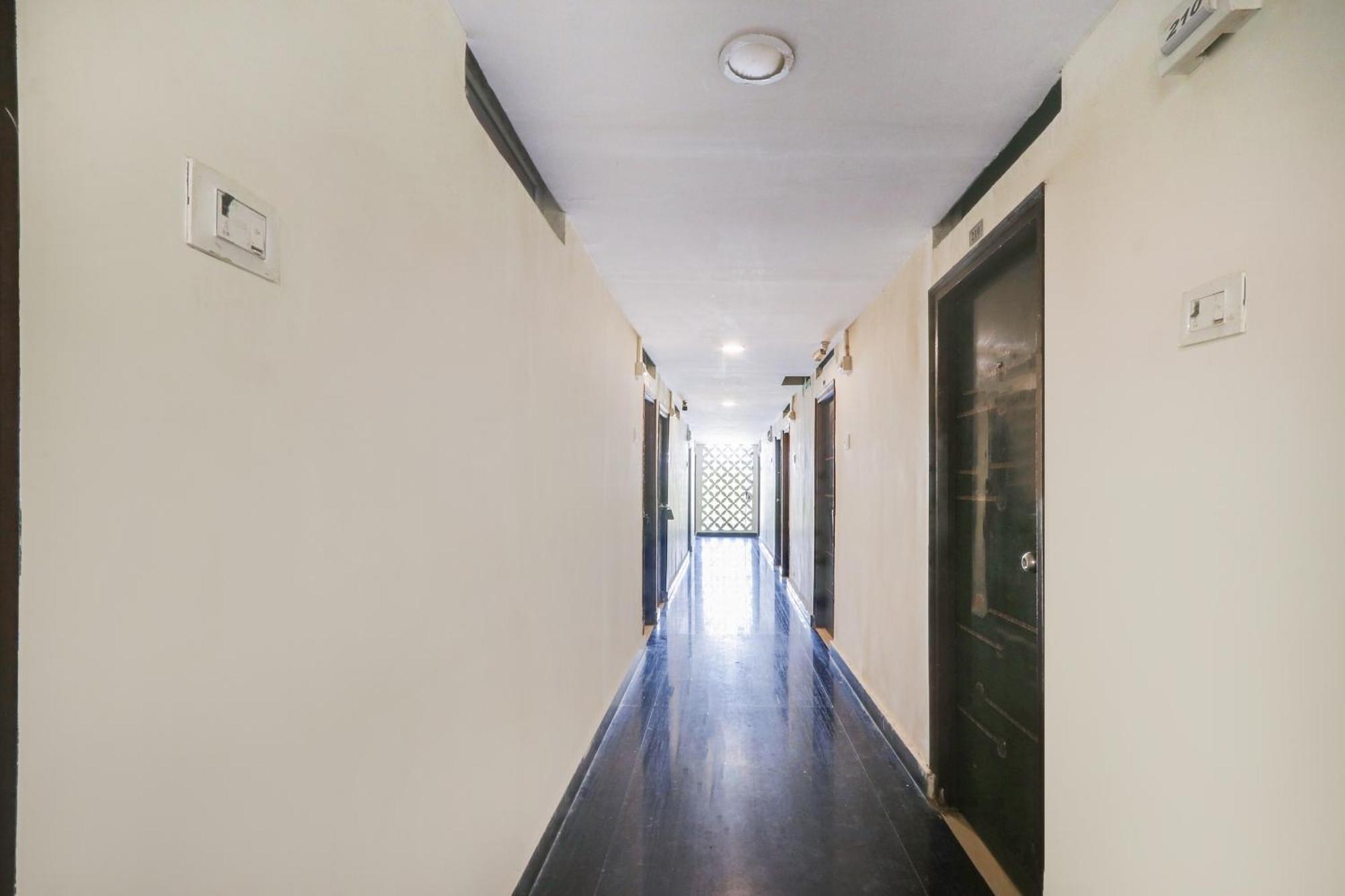 Sangareddy Hotel O Grand Hotel And Lodge מראה חיצוני תמונה